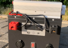 转让一个全新未使用的移动电源