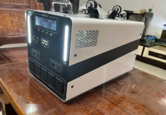 5度3000瓦绿色，6度3000瓦白色，出其中一台户外移动